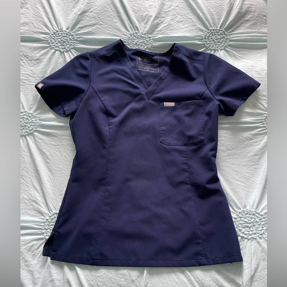 FIGS casma scrub top